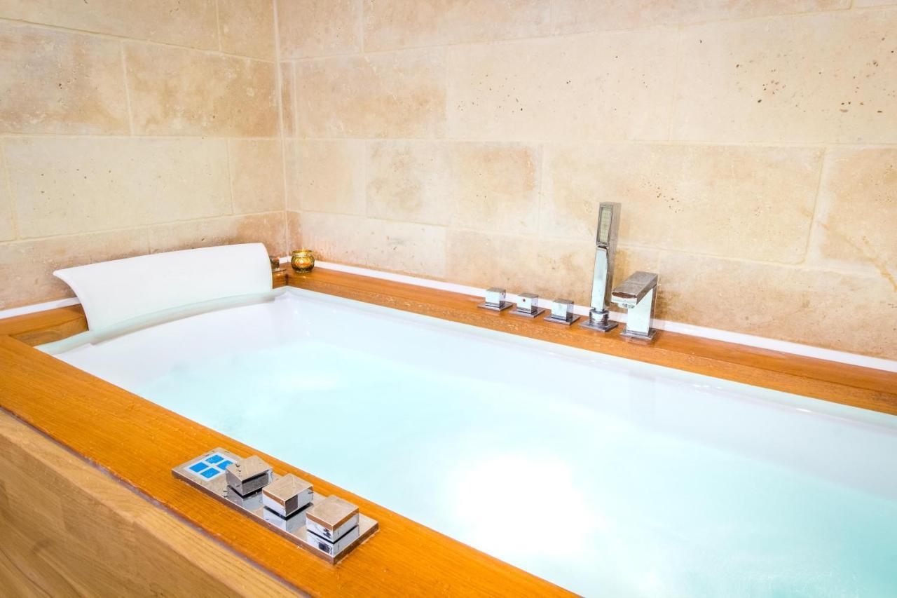 Jacuzzi - La Petite Romantique - Flobnb Лан Екстер'єр фото